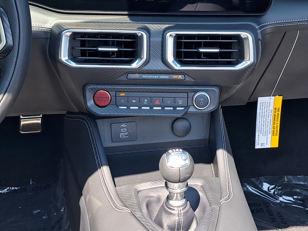 Vehicle image 21 of 23