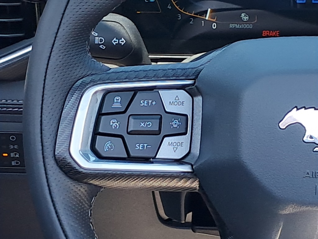 Vehicle image 18 of 23