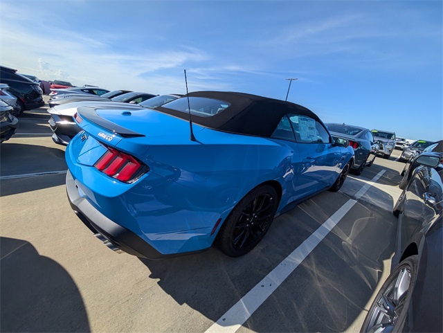 2025 Ford Mustang GT Premium Image 3 of 12