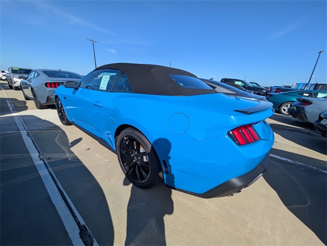 2025 Ford Mustang GT Premium Image 4 of 12