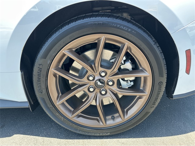 Vehicle image 8 of 40