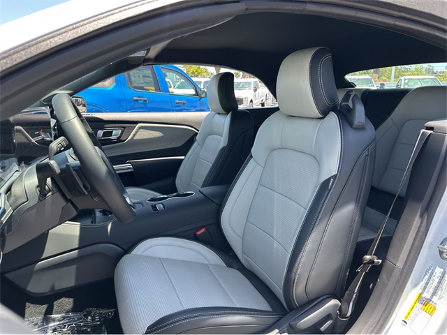 Vehicle image 10 of 40