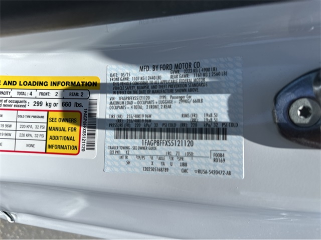 Vehicle image 33 of 40