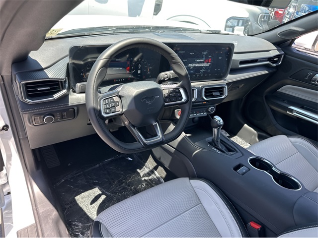 Vehicle image 15 of 40