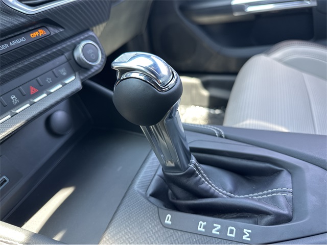 Vehicle image 24 of 40