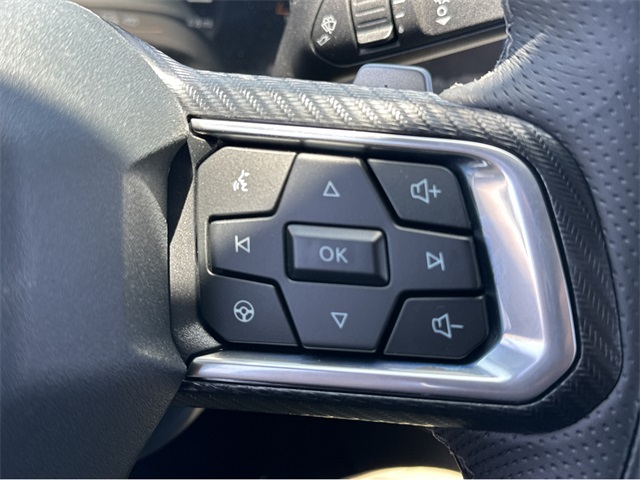 Vehicle image 31 of 40