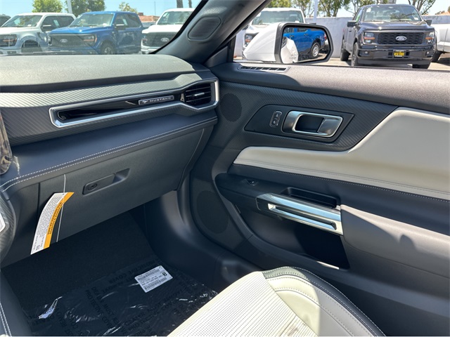 Vehicle image 19 of 40