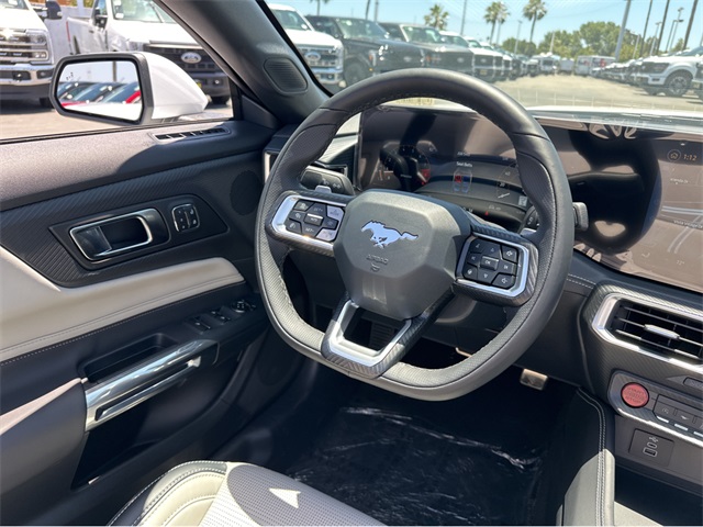 Vehicle image 16 of 40