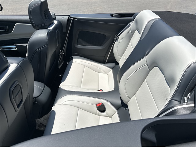 Vehicle image 11 of 40