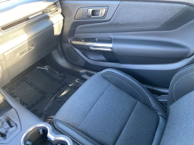 2025 Ford Mustang EcoBoost Image 9 of 31