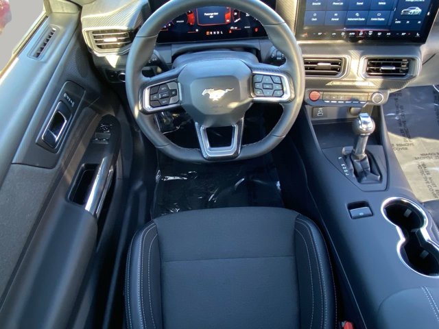 2025 Ford Mustang EcoBoost Image 11 of 31