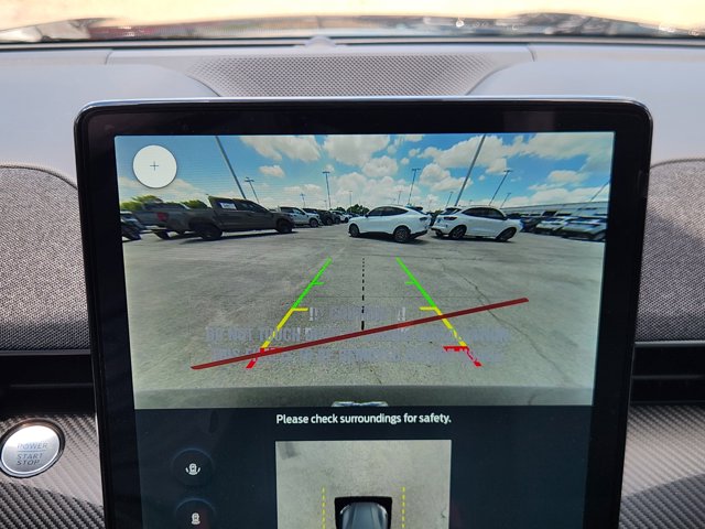 Vehicle image 12 of 22