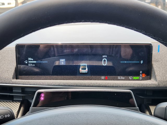 Vehicle image 10 of 22