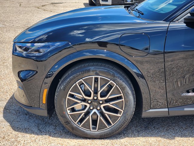 Vehicle image 6 of 22