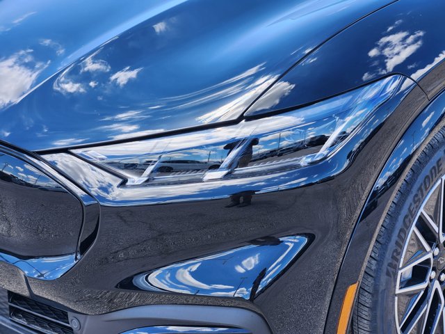 Vehicle image 5 of 22