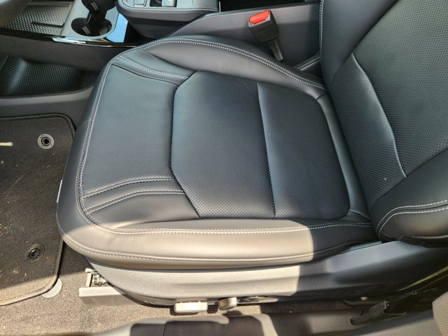Vehicle image 17 of 22