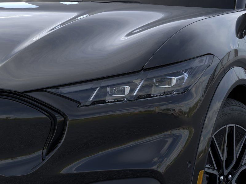 Vehicle image 18 of 22
