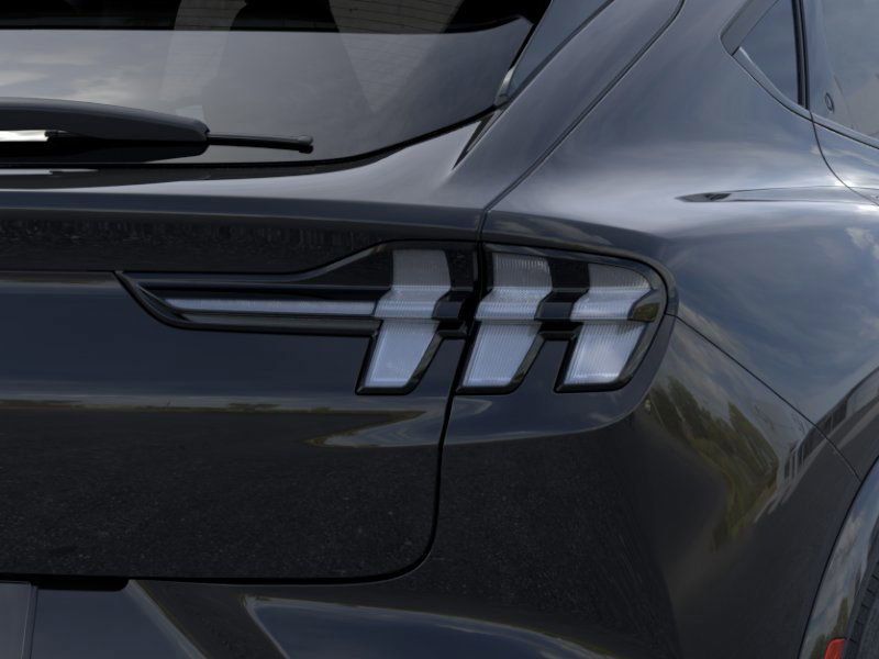 Vehicle image 21 of 22