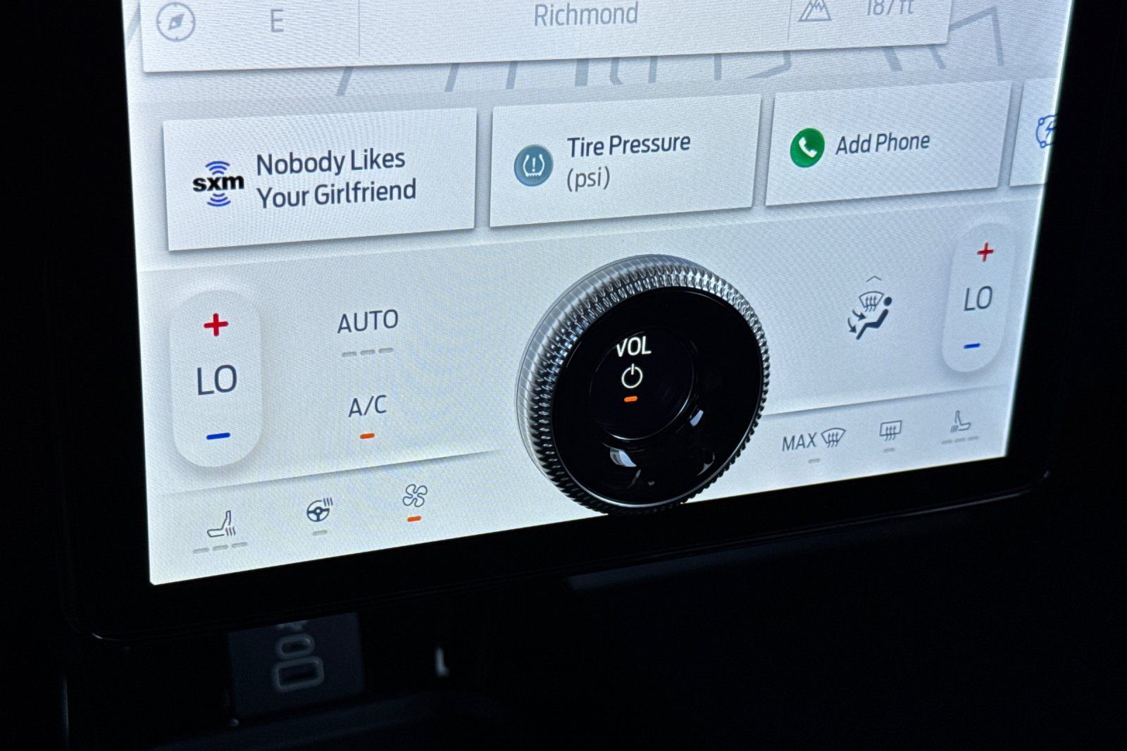 2025 Ford Mustang Mach-E Premium Image 22 of 28