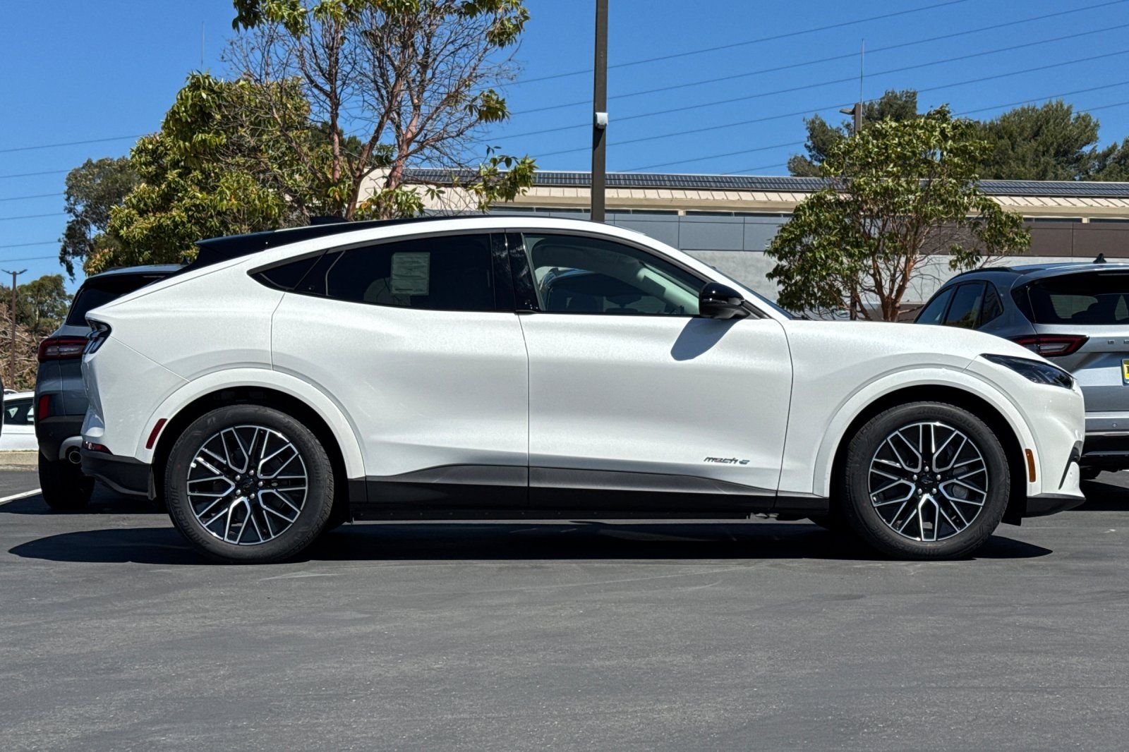 2025 Ford Mustang Mach-E Premium Image 5 of 28