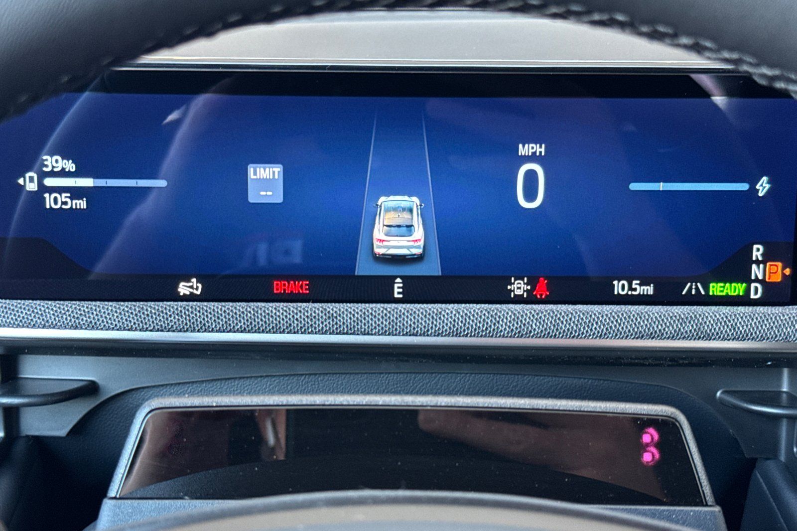 2025 Ford Mustang Mach-E Premium Image 18 of 28