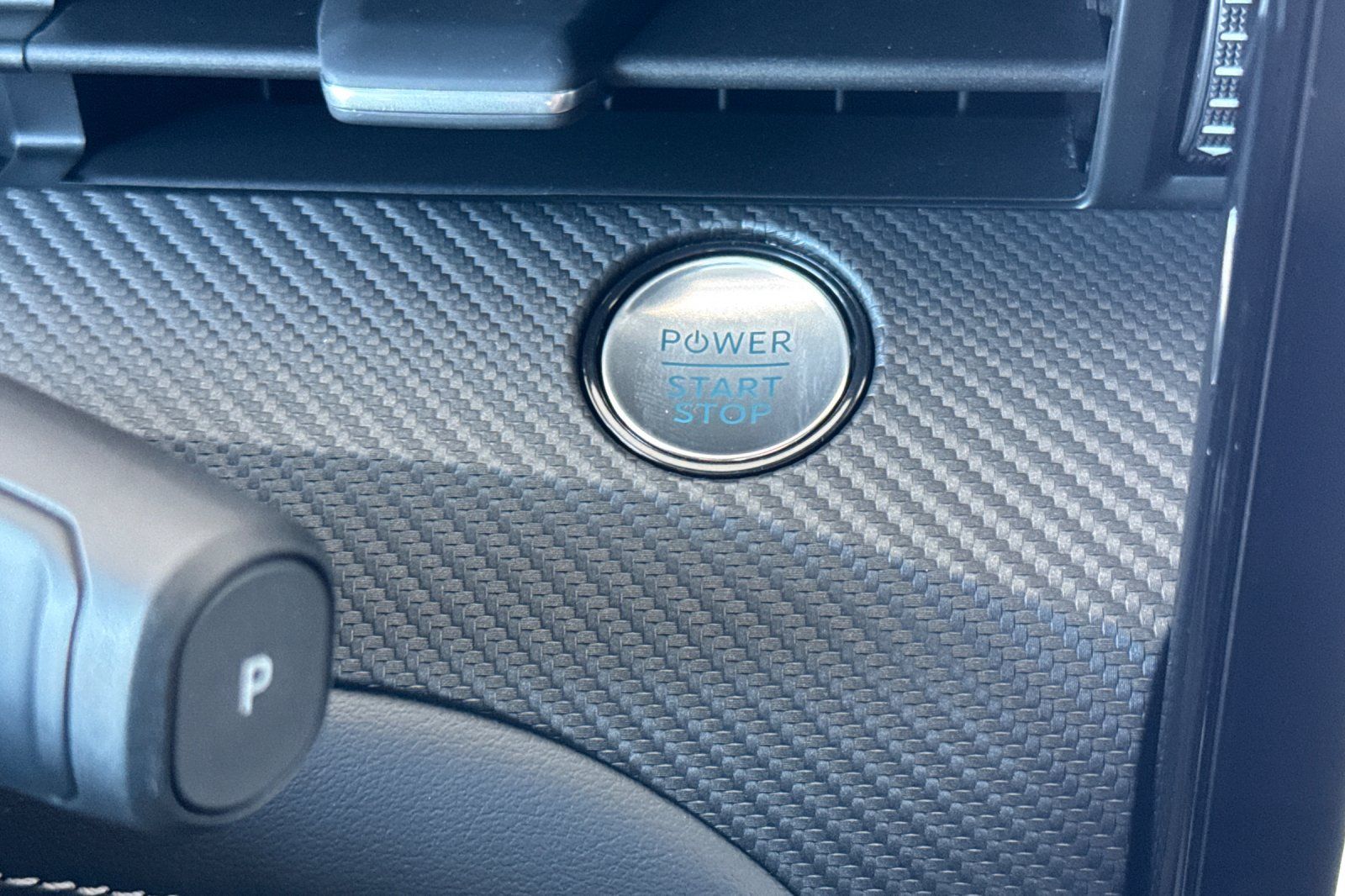 2025 Ford Mustang Mach-E Premium Image 24 of 28