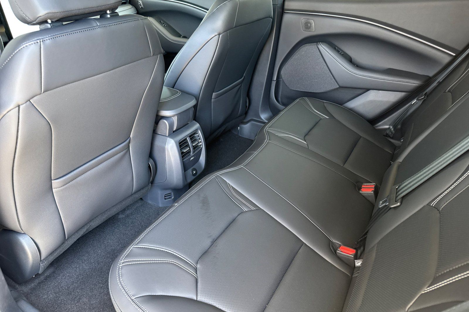 2025 Ford Mustang Mach-E Premium Image 12 of 28