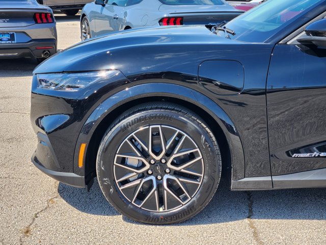 Vehicle image 13 of 22