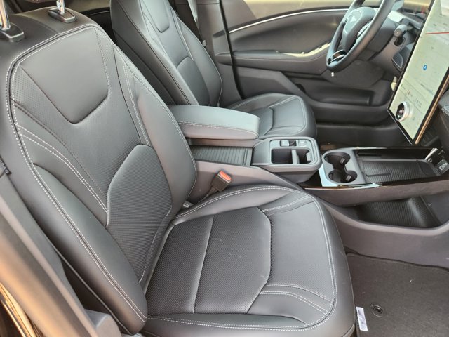 Vehicle image 19 of 22