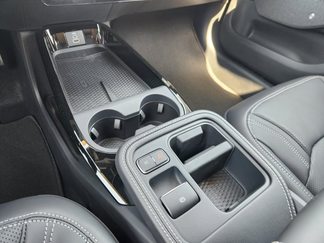 Vehicle image 7 of 22