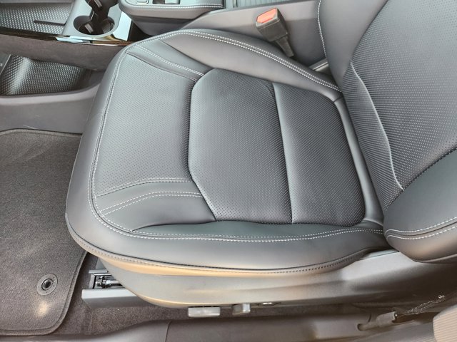Vehicle image 9 of 22