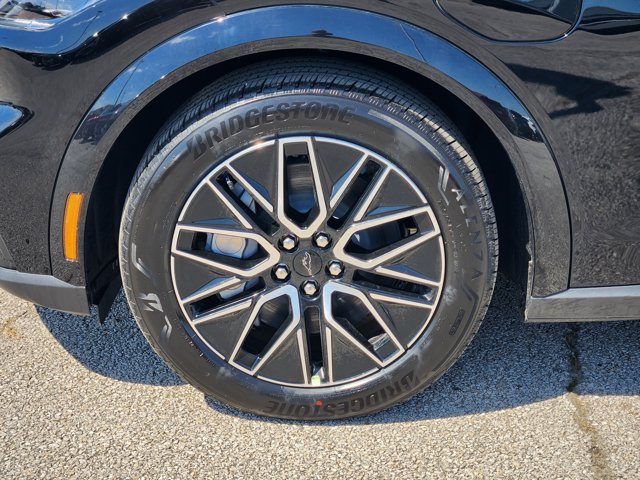Vehicle image 15 of 22