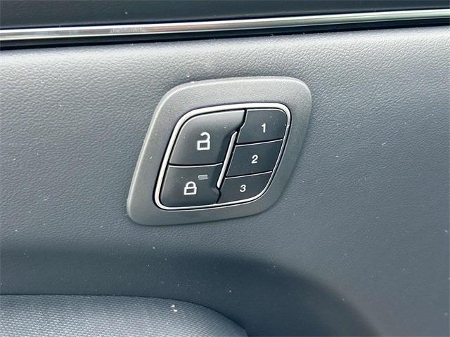 2025 Ford Mustang Mach-E Premium Image 20 of 35