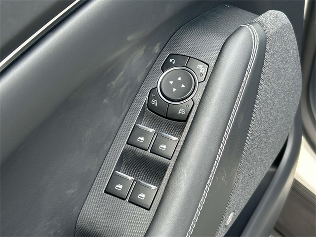 2025 Ford Mustang Mach-E Premium Image 22 of 35