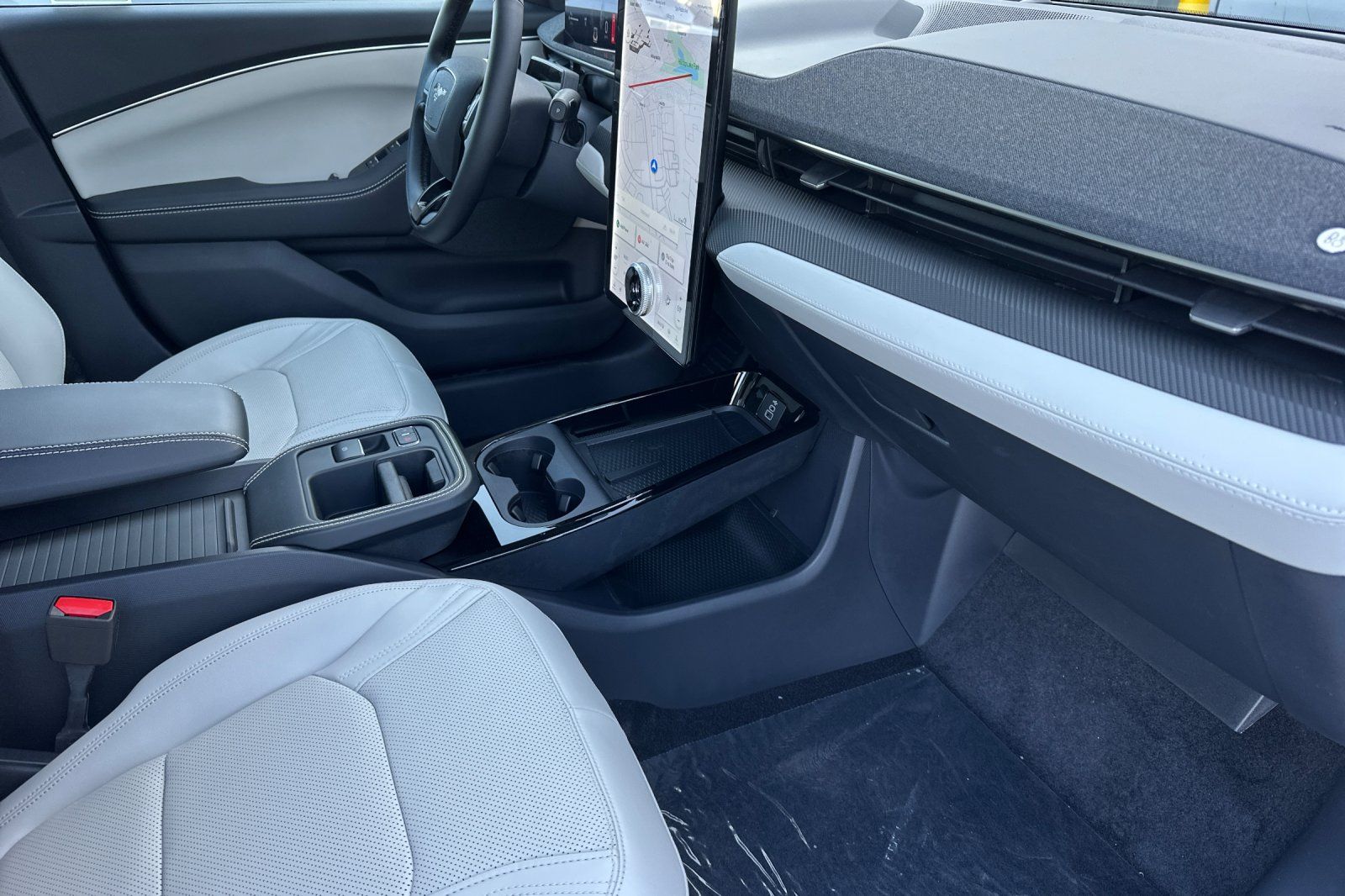 2025 Ford Mustang Mach-E Premium Image 25 of 27