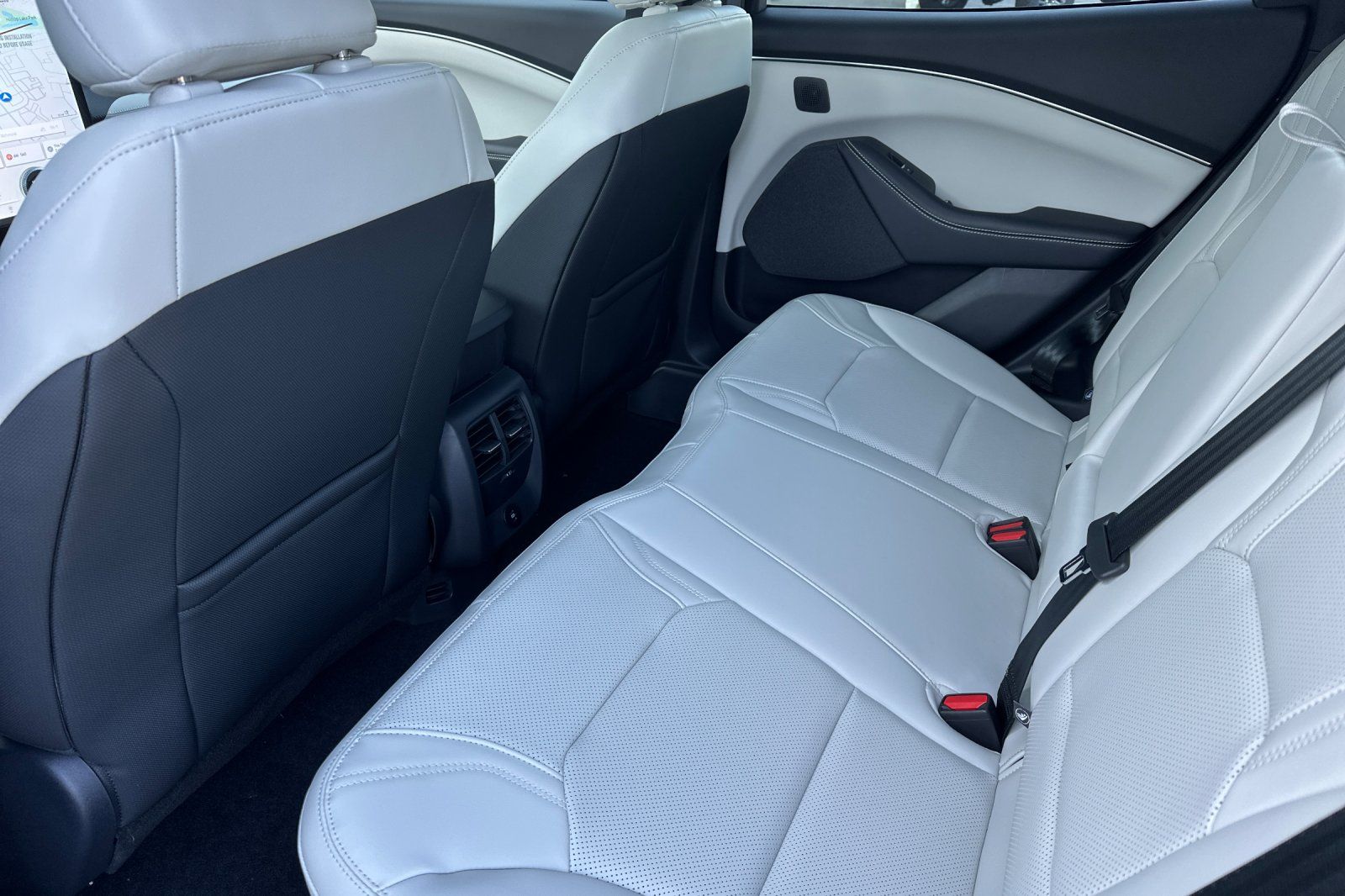 2025 Ford Mustang Mach-E Premium Image 11 of 27