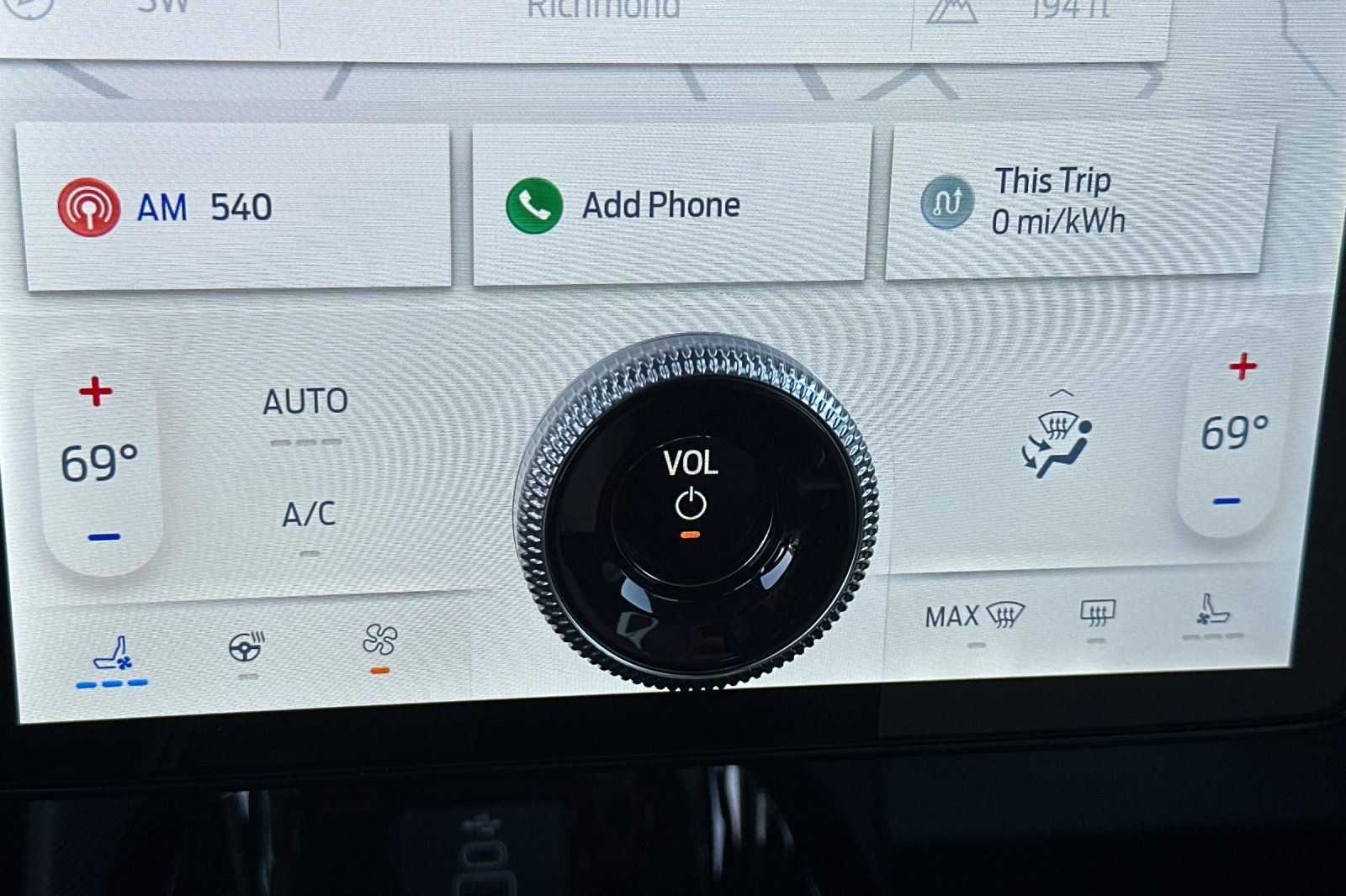 2025 Ford Mustang Mach-E Premium Image 18 of 27