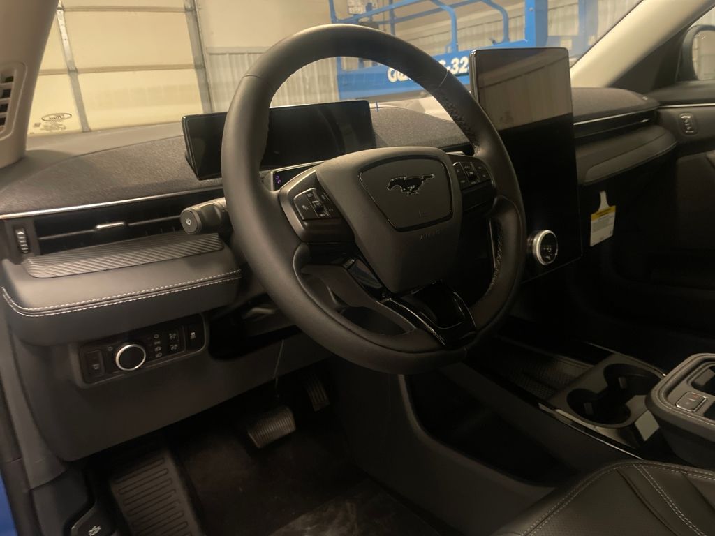 2025 Ford Mustang Mach-E Premium Image 15 of 24