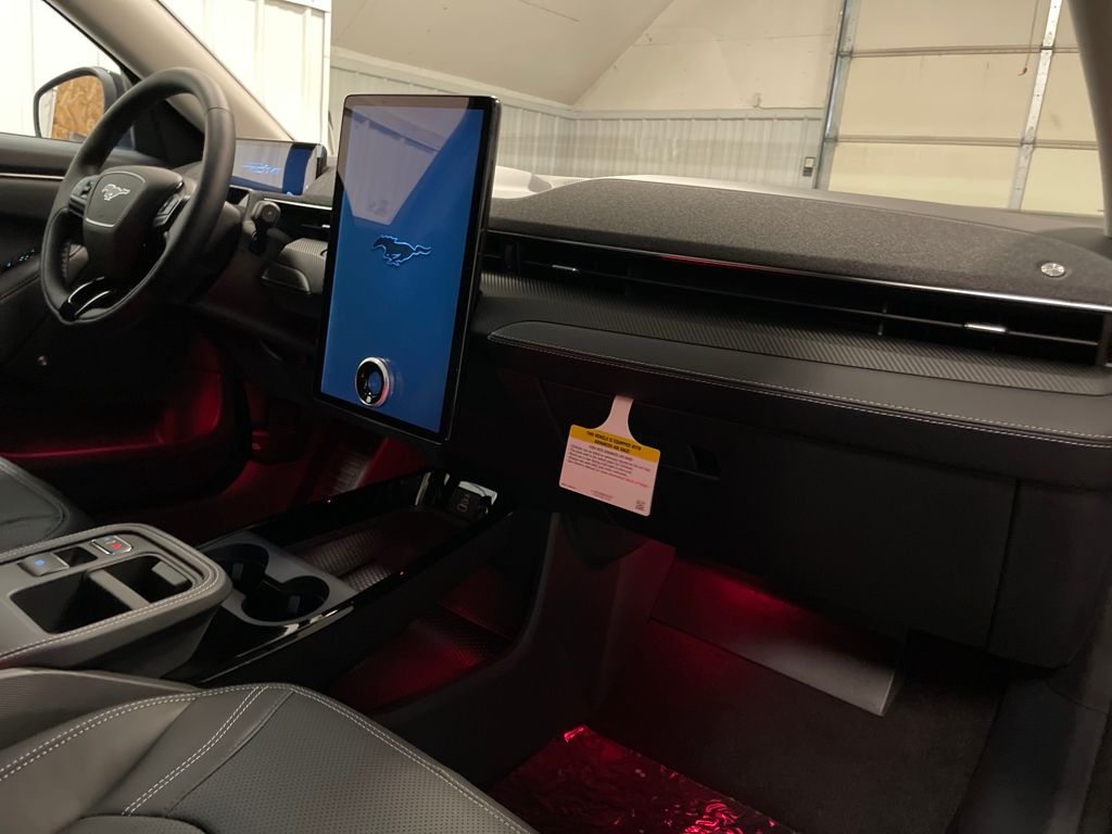 2025 Ford Mustang Mach-E Premium Image 16 of 24