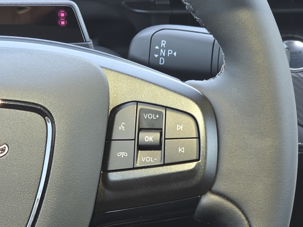 Vehicle image 24 of 33