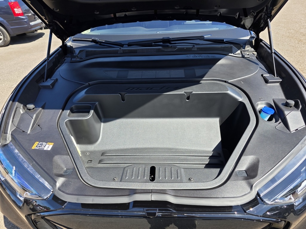 Vehicle image 32 of 33