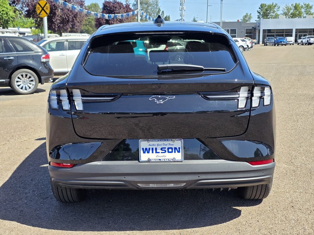 Vehicle image 8 of 33