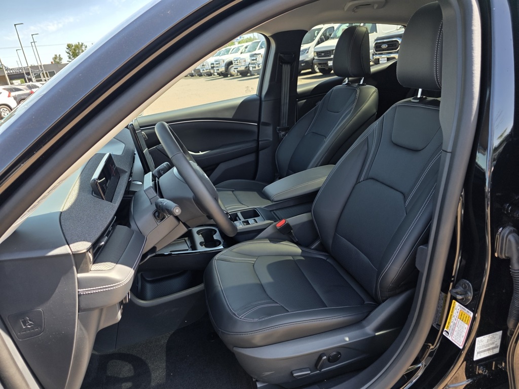 Vehicle image 13 of 33