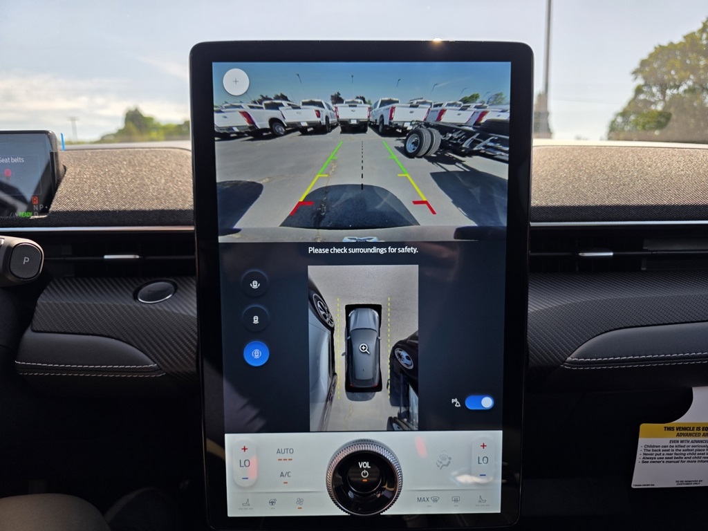 Vehicle image 18 of 33