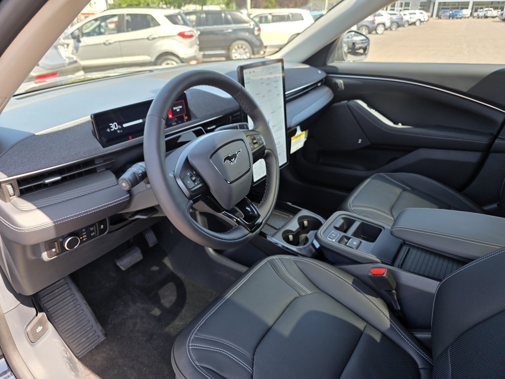 Vehicle image 16 of 33