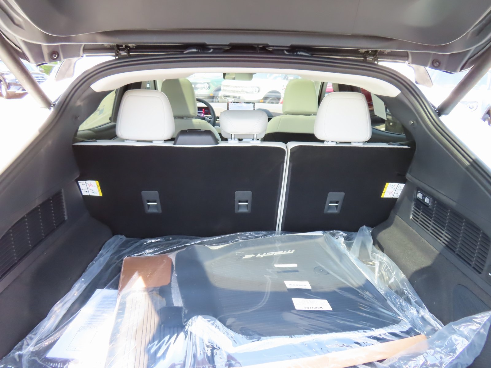 Vehicle image 17 of 41