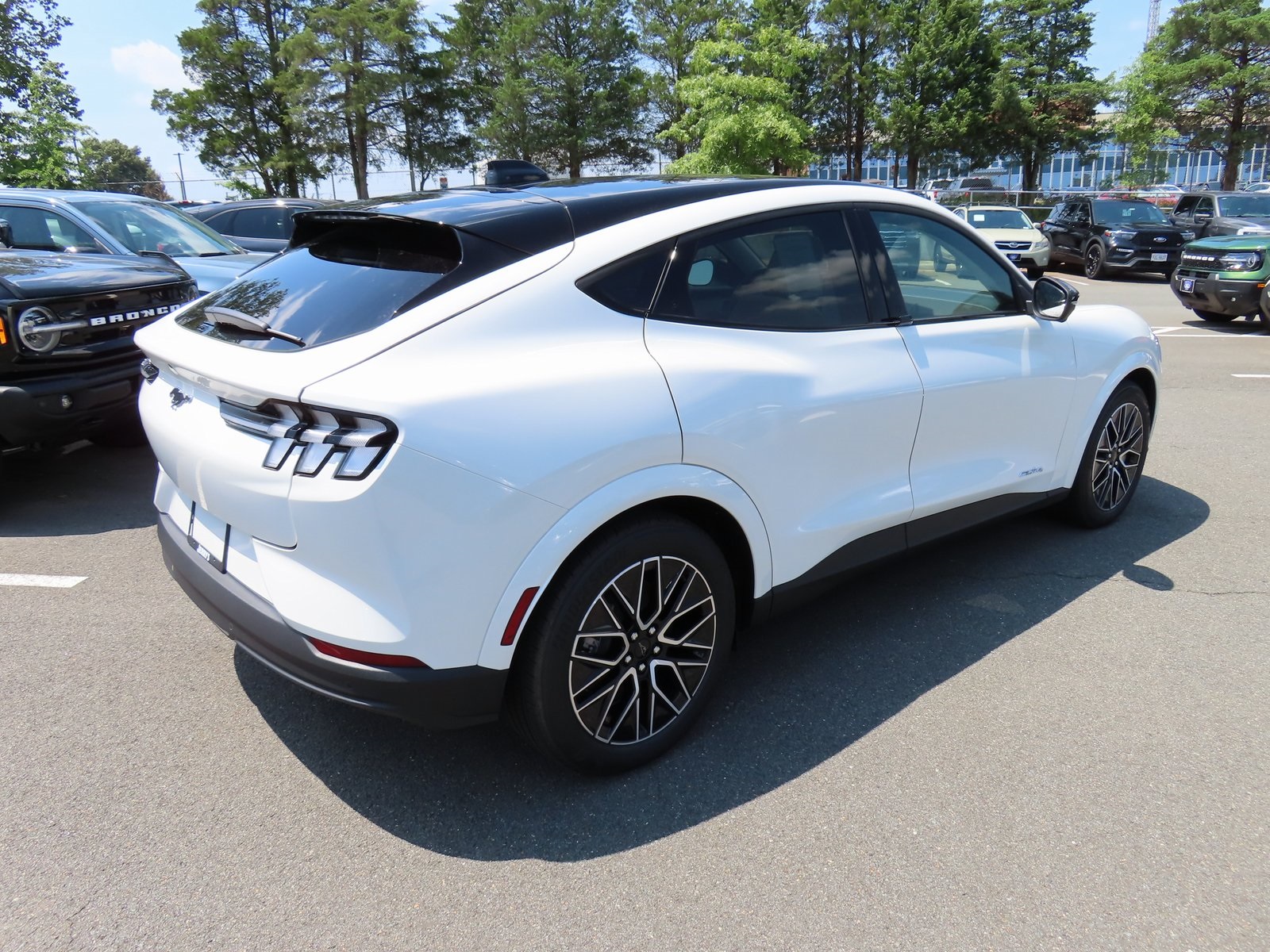 Vehicle image 9 of 41