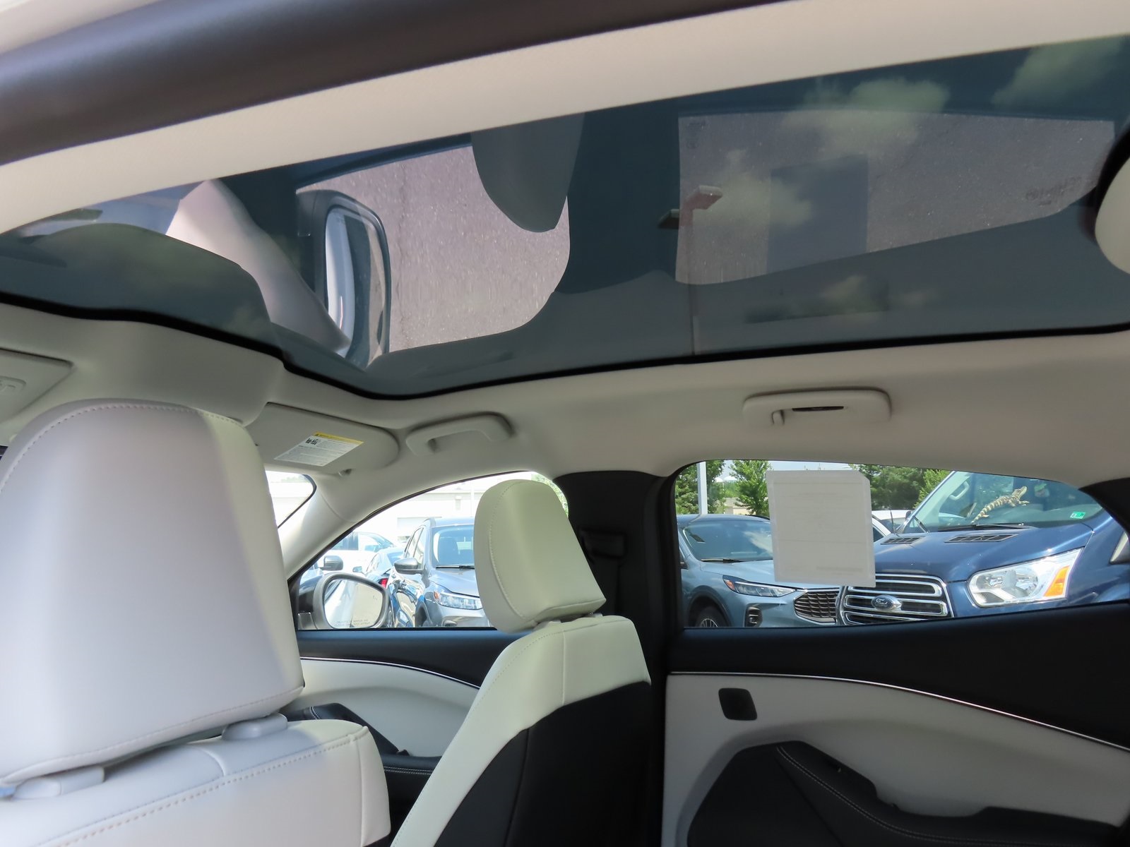 Vehicle image 26 of 41