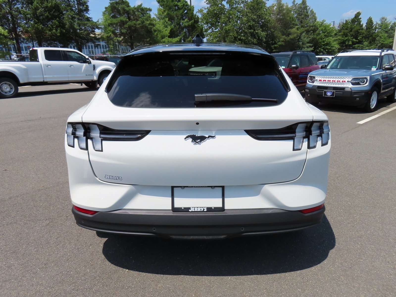 Vehicle image 11 of 41