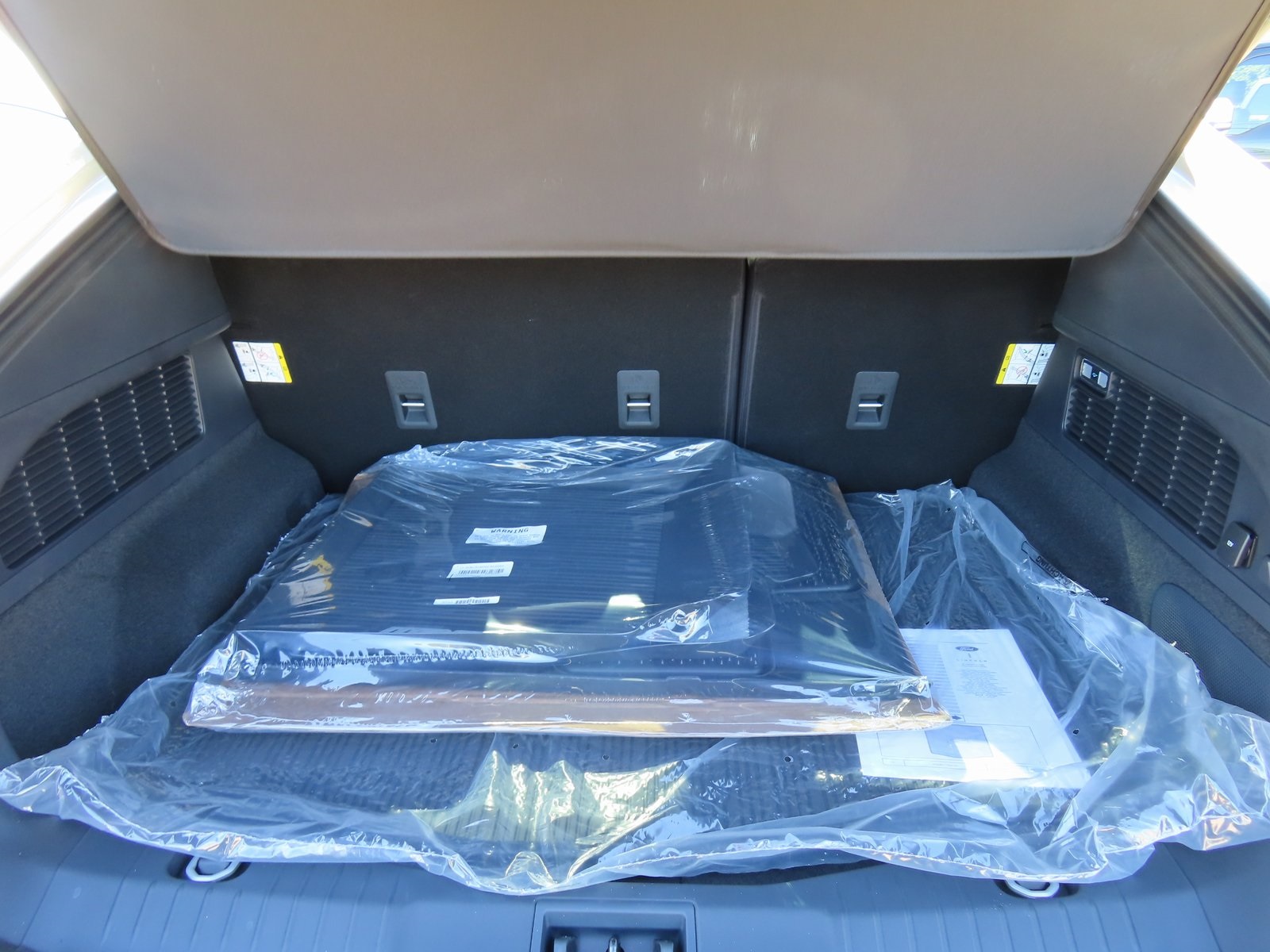 2025 Ford Mustang Mach-E Premium Image 13 of 27